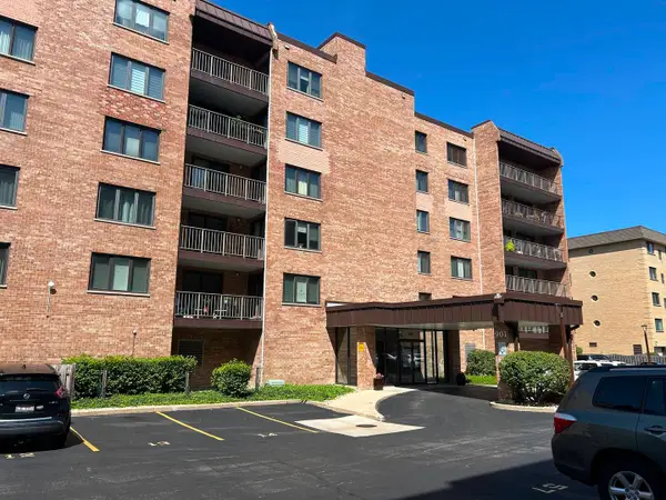 901 Center Street #A409, Des Plaines, IL 60016