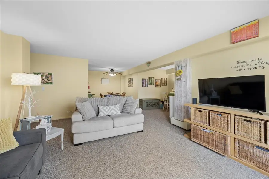 2211 S Stewart Avenue #6D, Lombard, IL 60148 - #3