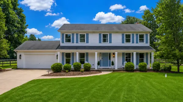 40W679 White Fence Way, St. Charles, IL 60175