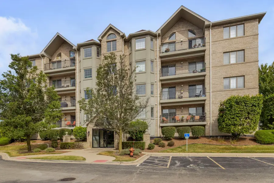 8505 Woodward Avenue #202, Woodridge, IL 60517 - #2