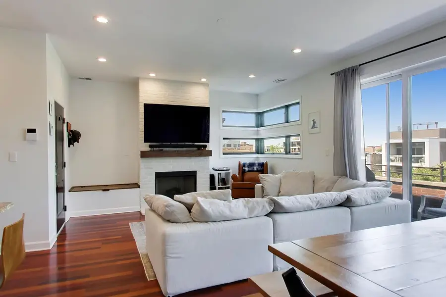 1927 W Irving Park Road #4, Chicago, IL 60613 - #2
