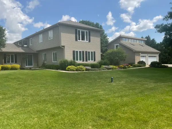 9N859 Channel Court, Elgin, IL 60124
