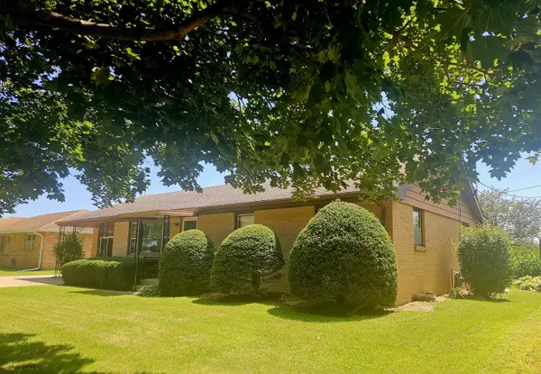 4007 Emerson Road, Sterling, IL 61081