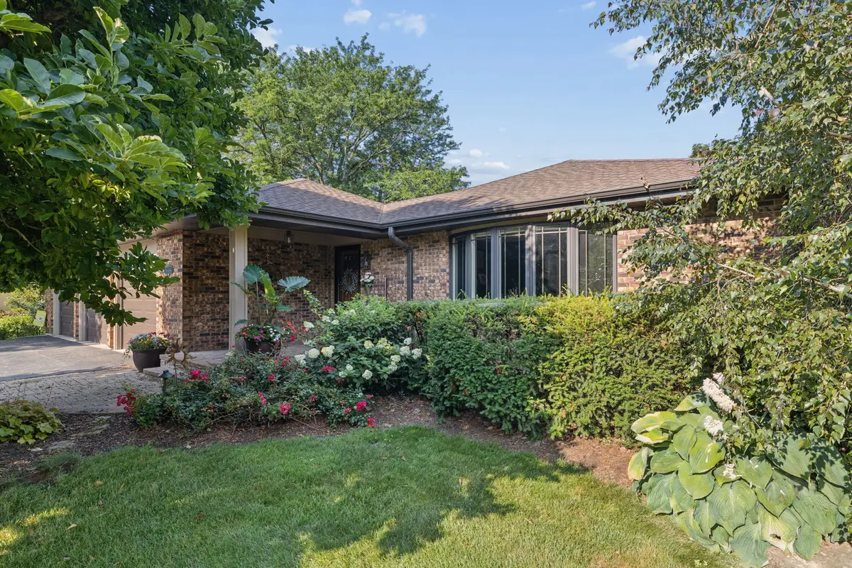 11S634 Mcgrath Lane, Naperville, IL 60564 - #1