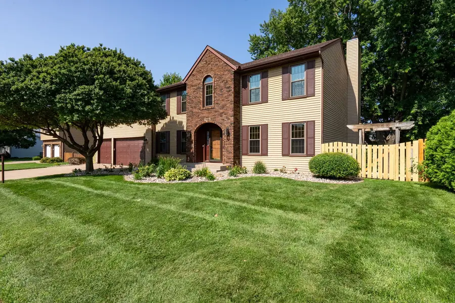 4490 Hamilton Drive, Bettendorf, IA 52722 - #3