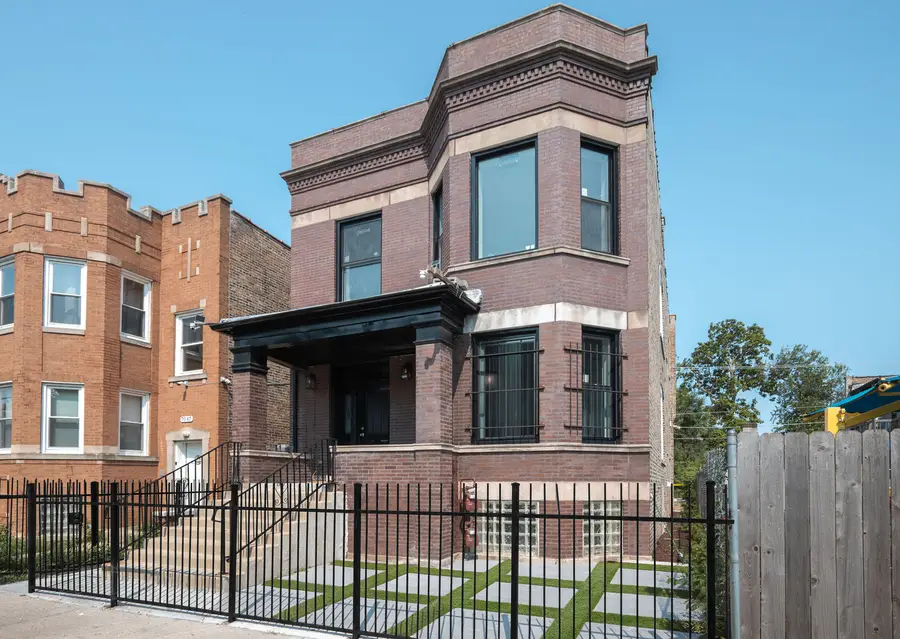 7049 S Vernon Avenue, Chicago, IL 60637 - #2