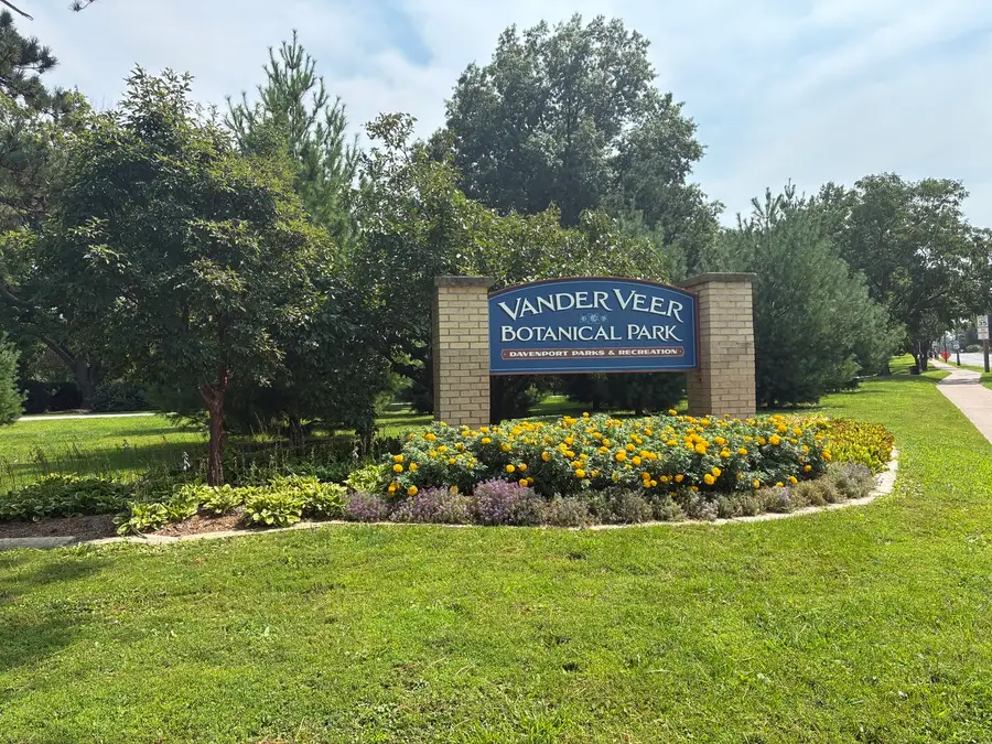 2506 N Harrison Street #E1, Davenport, IA 52803 - #3