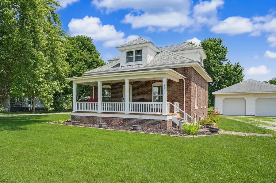 302 S Olmstead Street, Oakwood, IL 61858 - #2