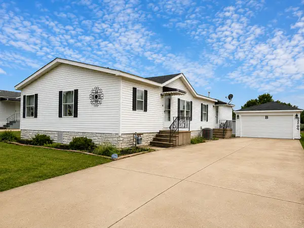 22700 S Foxfire Drive, Frankfort, IL 60423