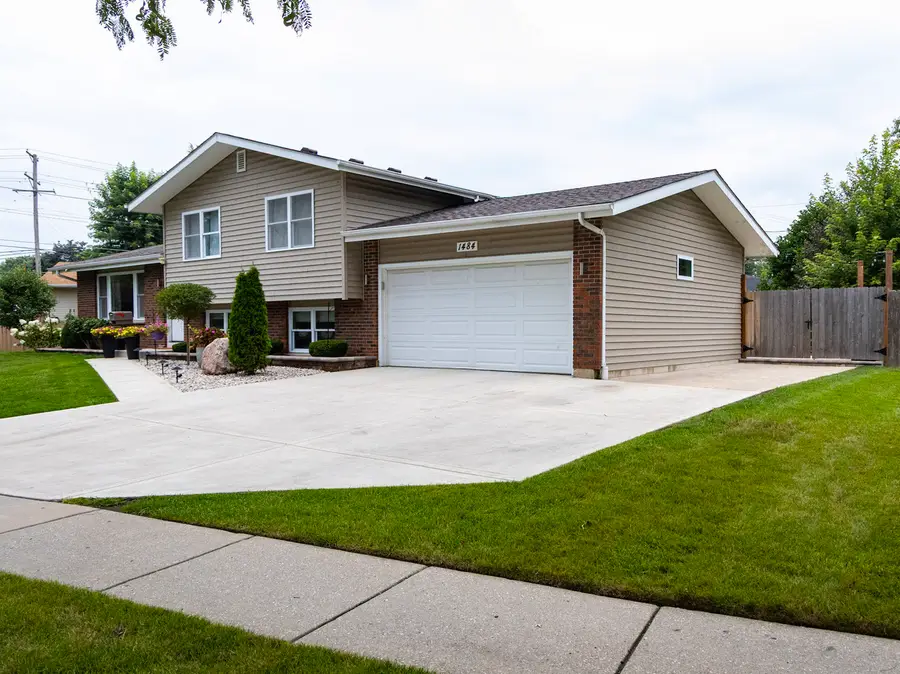 1484 Royal Boulevard, Elgin, IL 60123 - #3