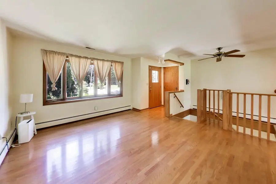 4049 Grandview Avenue, Gurnee, IL 60031 - #3