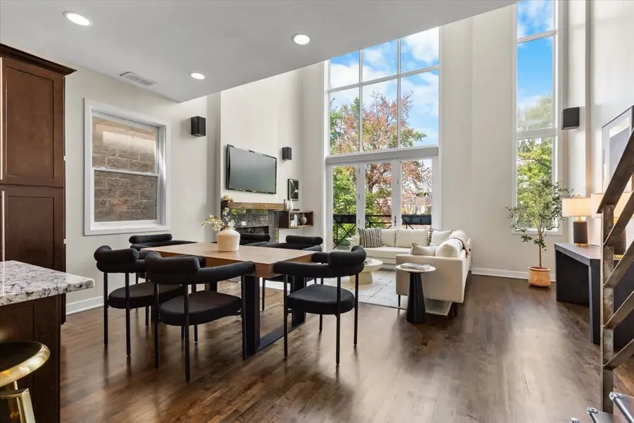 867 N Hermitage Street #3, Chicago, IL 60622 - #2