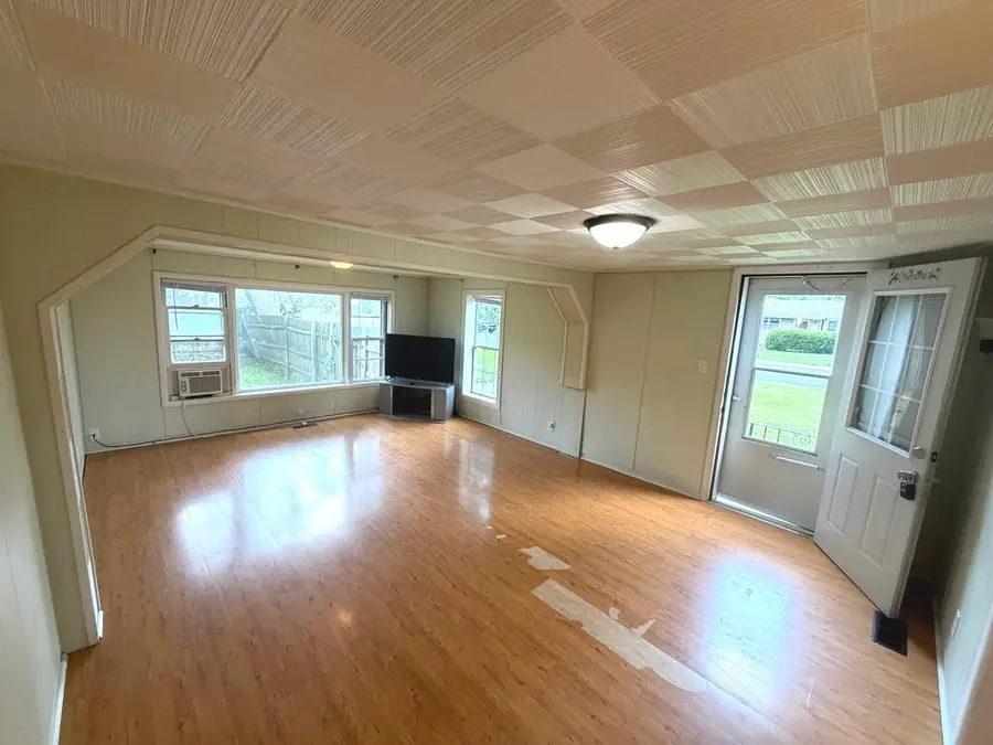 260 N Madison Avenue N, Bradley, IL 60915 - #3