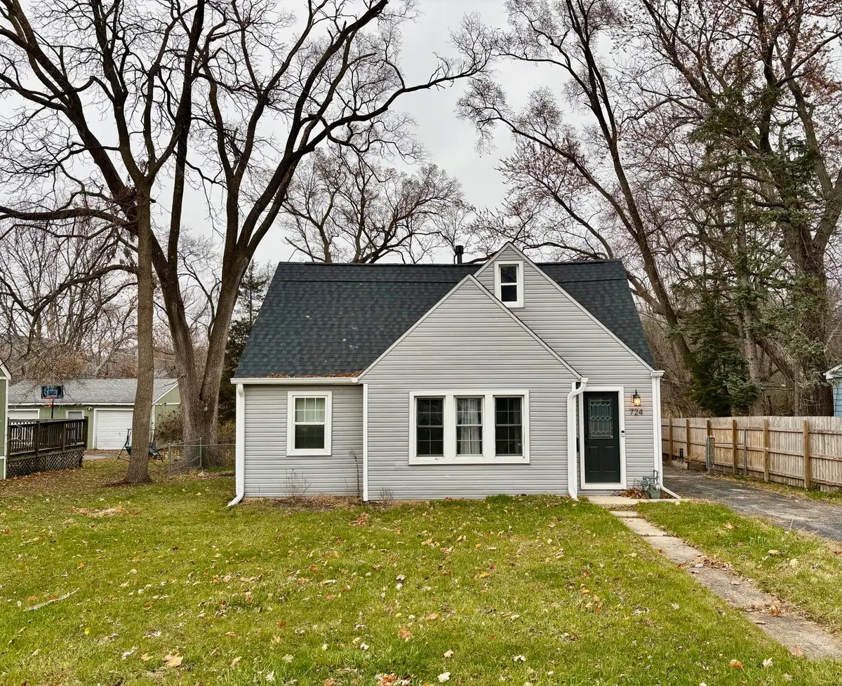 724 Mohawk Drive, Round Lake Heights, IL 60073 - #1