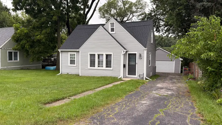 724 Mohawk Drive, Round Lake Heights, IL 60073 - #2