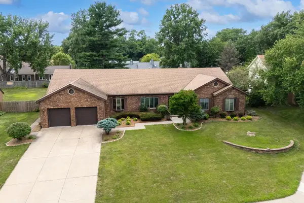 9 Vale Court, Moline, IL 61265