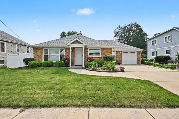 22 Galligan Road, Gilberts, IL 60136