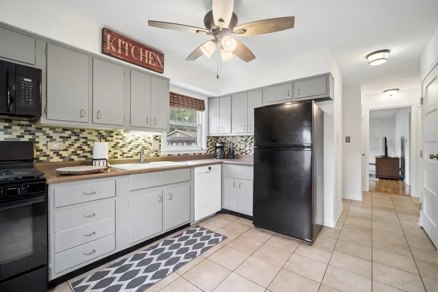 1050 E Kitson Drive, Palatine, IL 60074 - #3