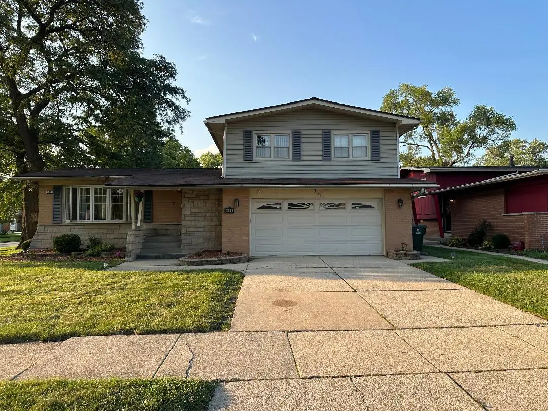 931 W Westwood Drive, Glenwood, IL 60425 - #1