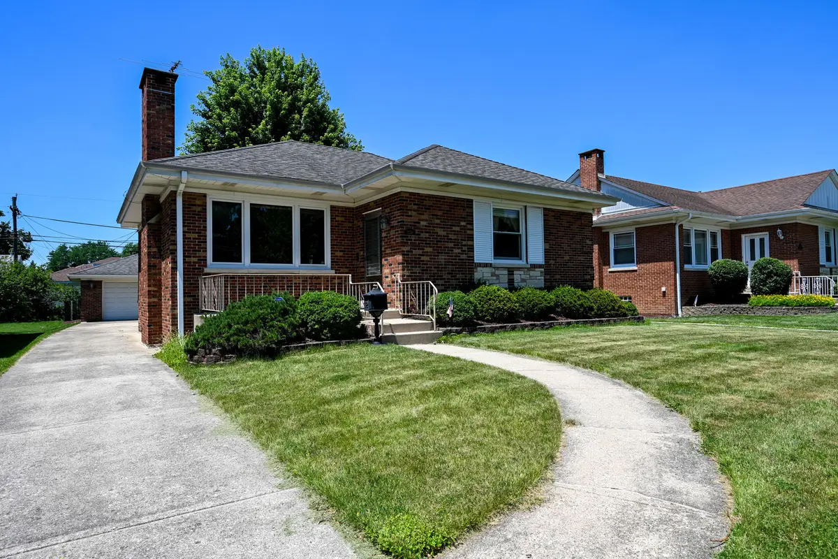 2250 Belleview Avenue, Westchester, IL 60154 - #1