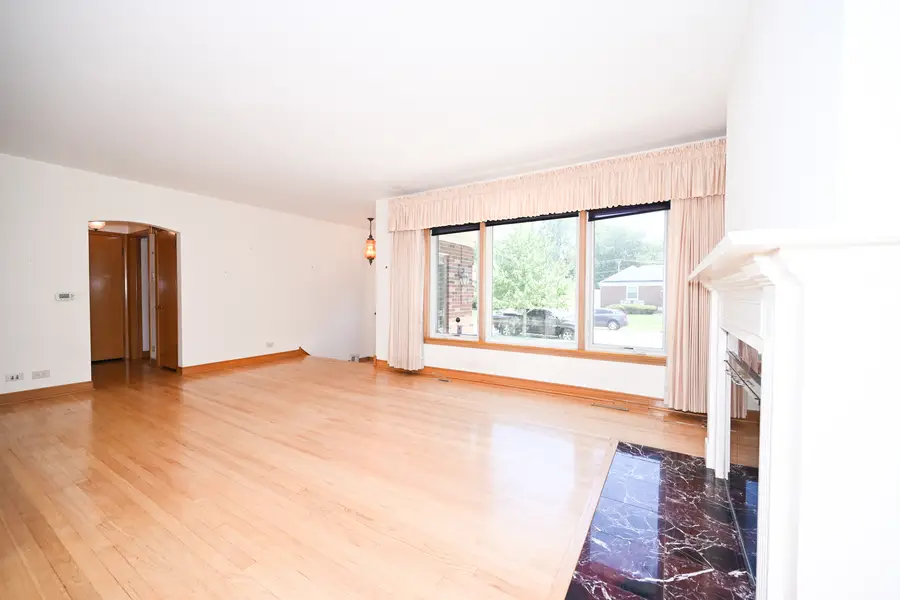2250 Belleview Avenue, Westchester, IL 60154 - #3