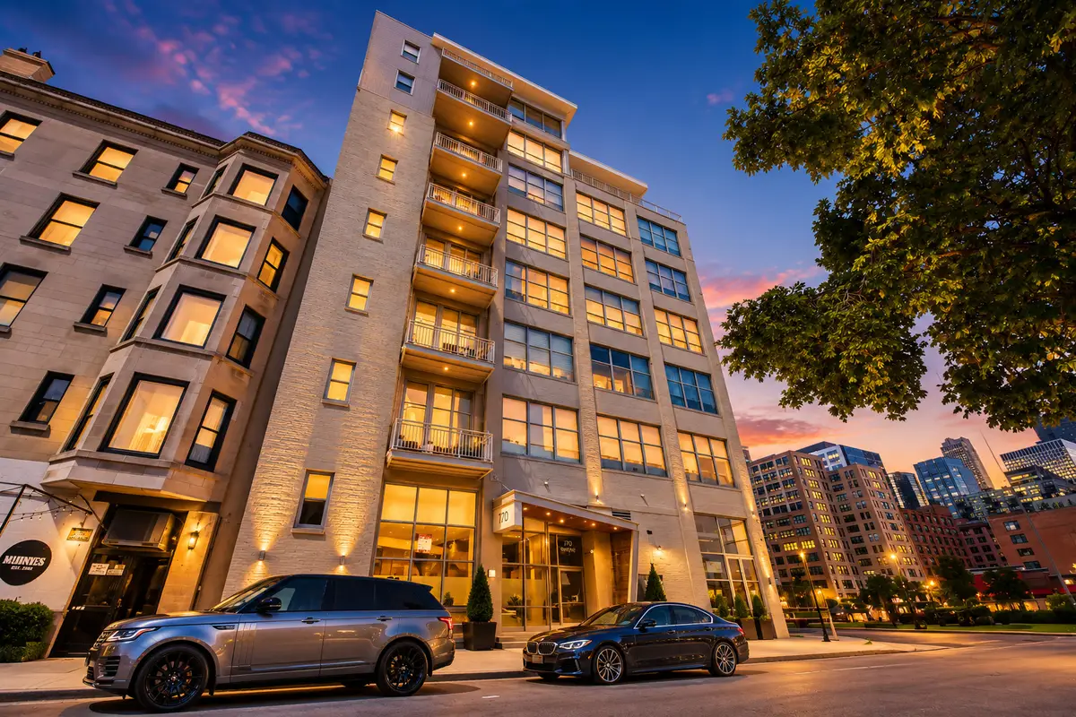 770 W Gladys Avenue #804, Chicago, IL 60661 - #1