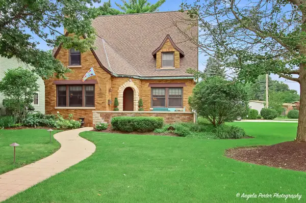 86 Dole Avenue, Crystal Lake, IL 60014