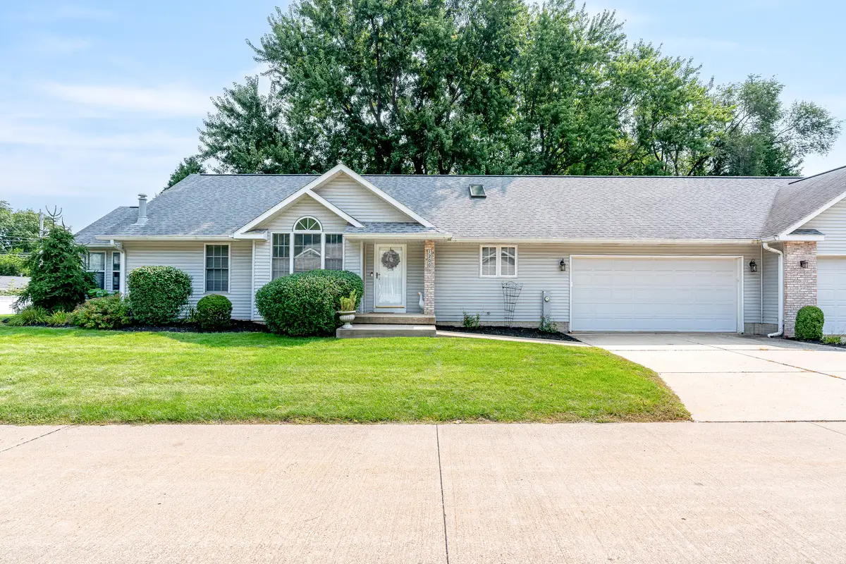 1200 52nd Street Drive, Moline, IL 61265 - #1