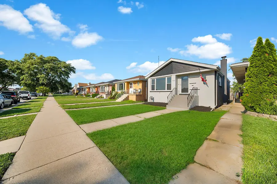 7823 Moody Avenue, Burbank, IL 60459 - #3