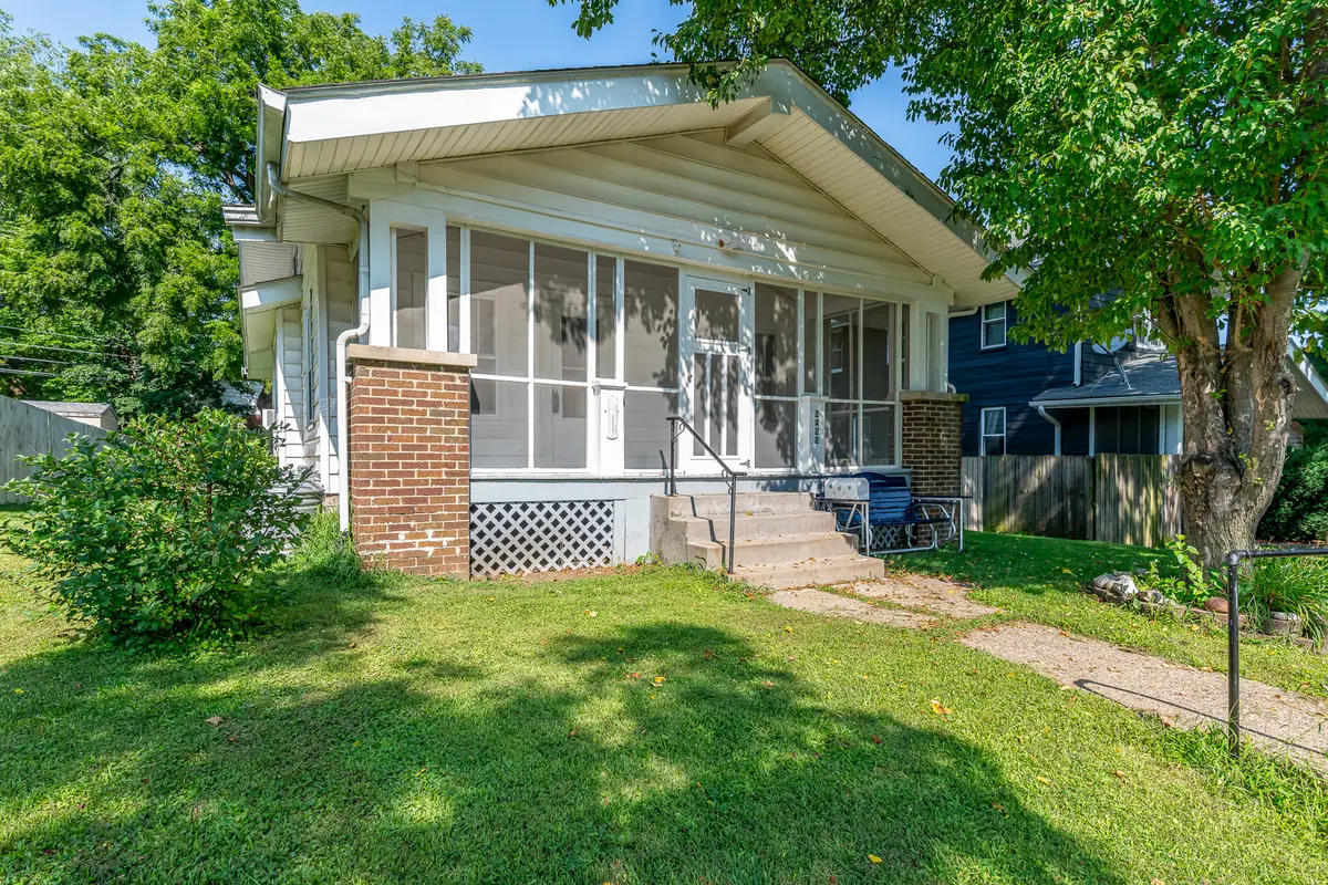 2422 Western Avenue, Davenport, IA 52803 - #1