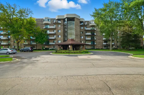 1275 E Baldwin Lane #504, Palatine, IL 60074