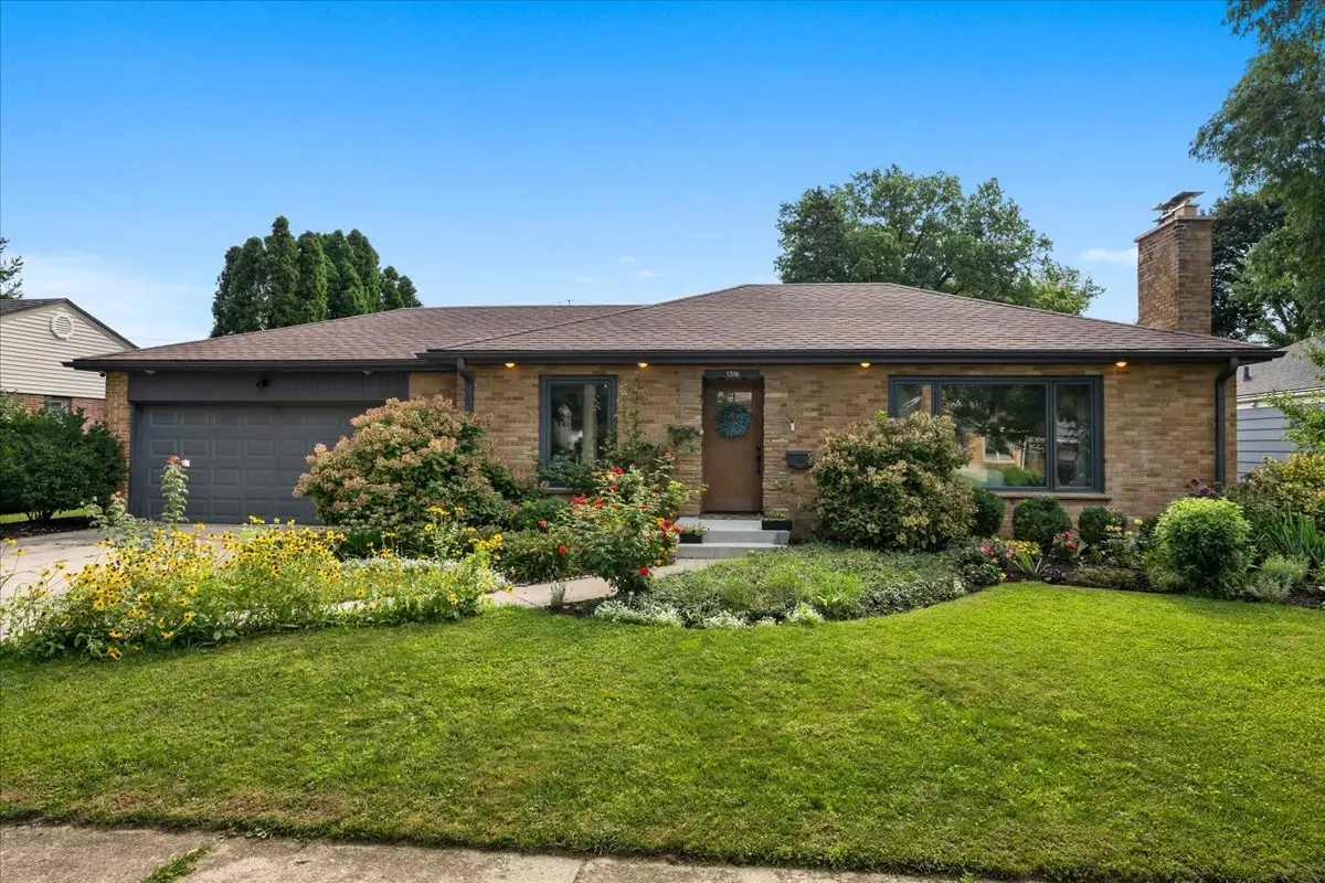 1316 S 4th Street, Saint Charles, IL 60174 - #1