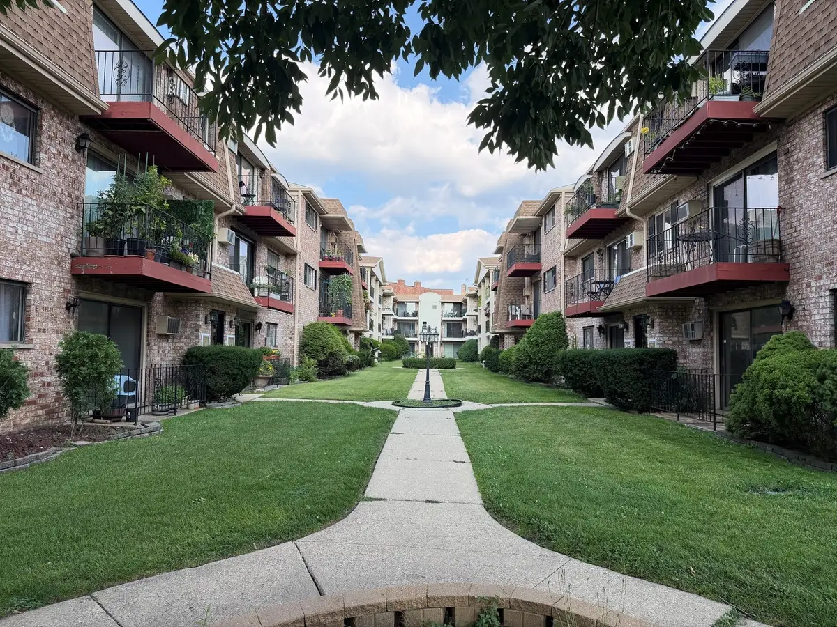 5303 N Delphia Avenue #304, Chicago, IL 60656 - #1