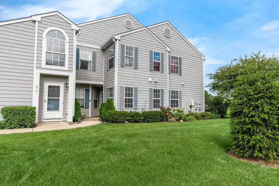 61 Adams Court, Streamwood, IL 60107 - #2