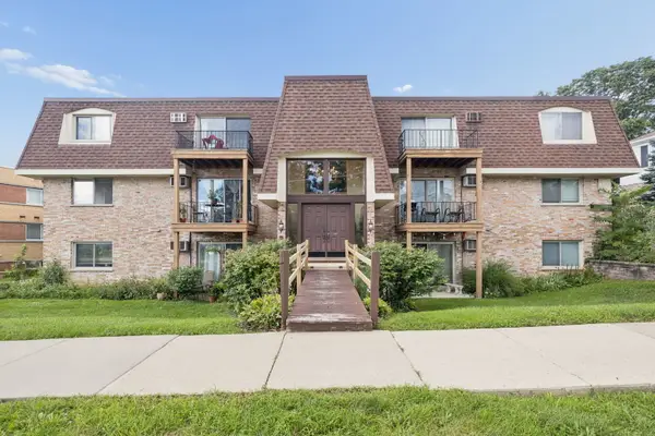 201 N President Street #3C, Wheaton, IL 60187