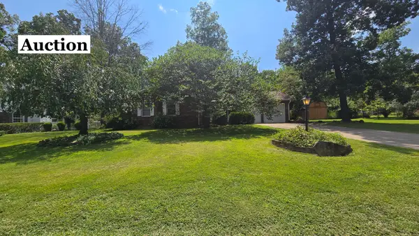 603 Country Club Lane, Carterville, IL 62918