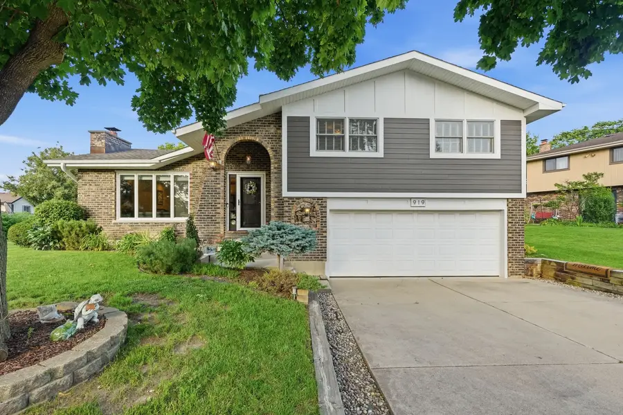 919 Hillview Drive, Lemont, IL 60439 - #2