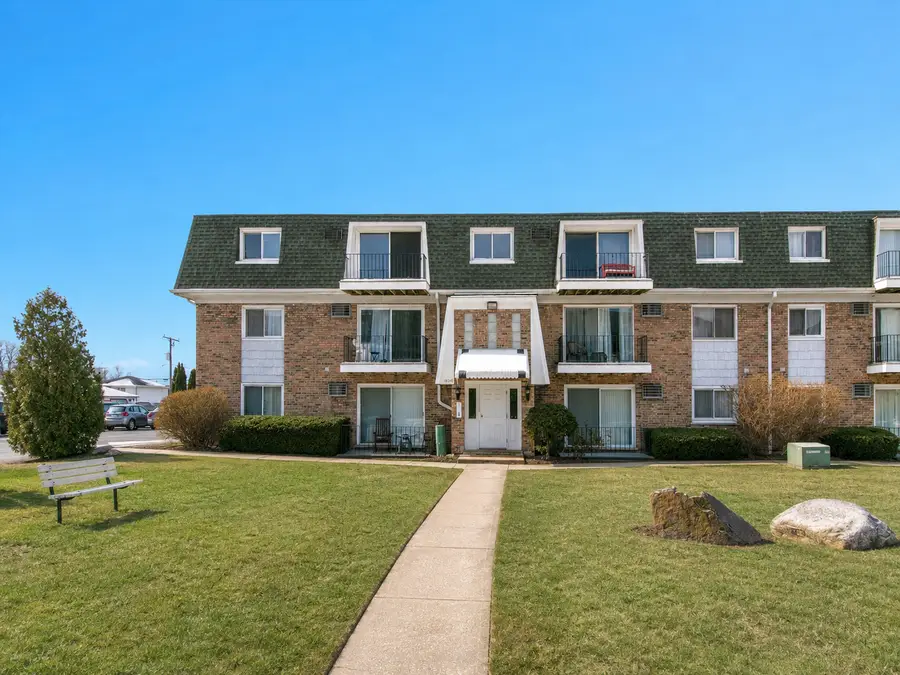10310 Ridgeland Avenue #208, Chicago Ridge, IL 60415 - #2
