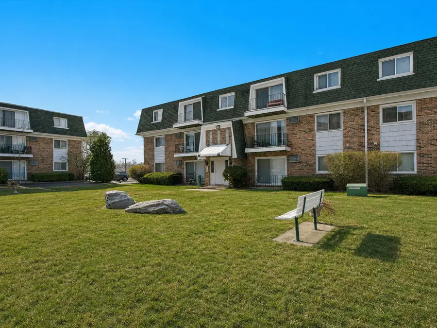 10310 Ridgeland Avenue #208, Chicago Ridge, IL 60415 - #3