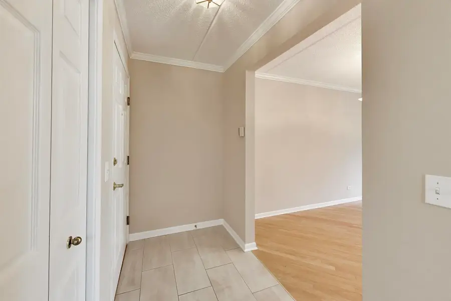 710 Creekside Drive #101, Mount Prospect, IL 60056 - #3