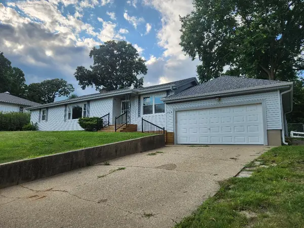 914 Oakleaf Avenue, McHenry, IL 60051