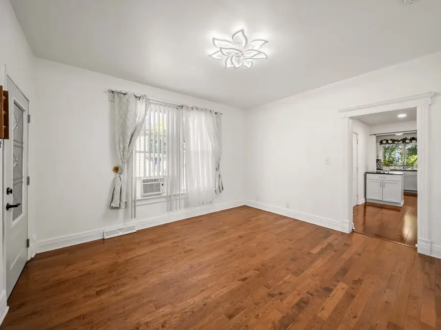 429 Center Street, Waukegan, IL 60085 - #2