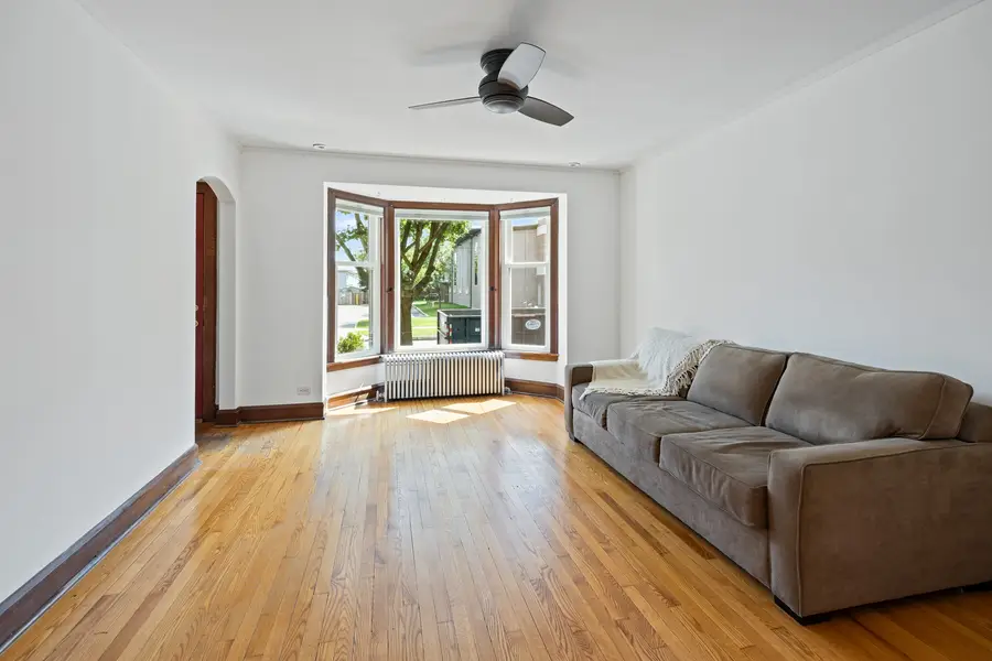 2850 W Chase Avenue, Chicago, IL 60645 - #2