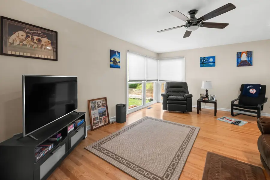 1015 S Leslie Lane, Villa Park, IL 60181 - #3