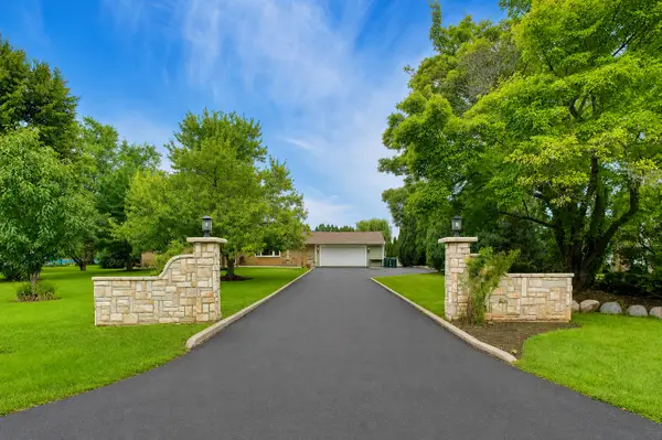 2940 Valley View Road, Gurnee, IL 60031