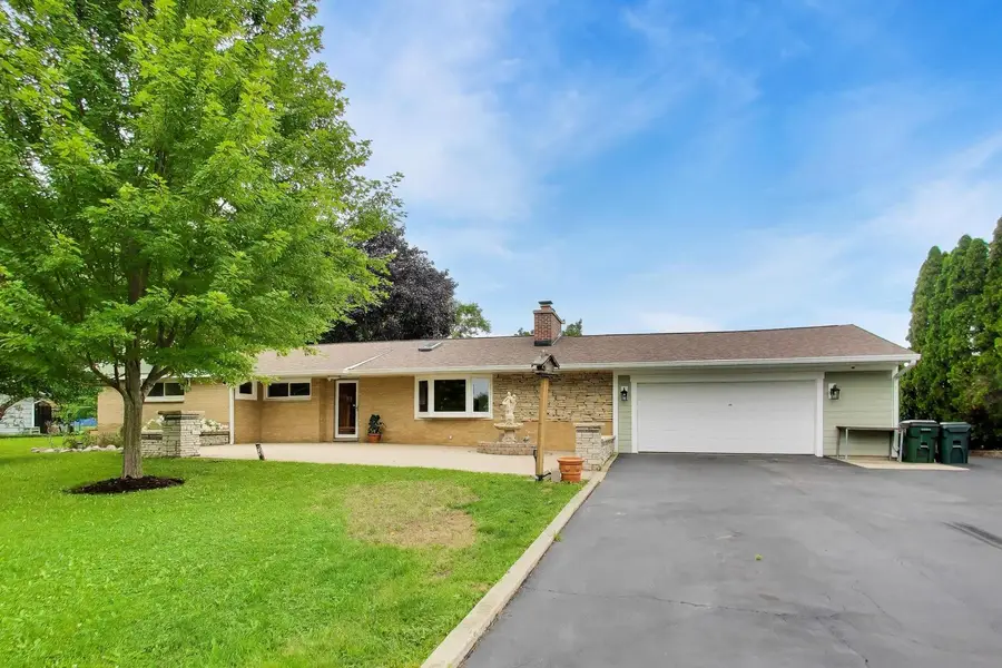 2940 Valley View Road, Gurnee, IL 60031 - #2
