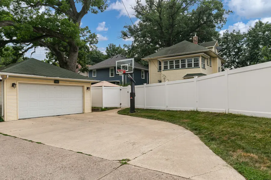 2515 20th Avenue, Rock Island, IL 61201 - #2
