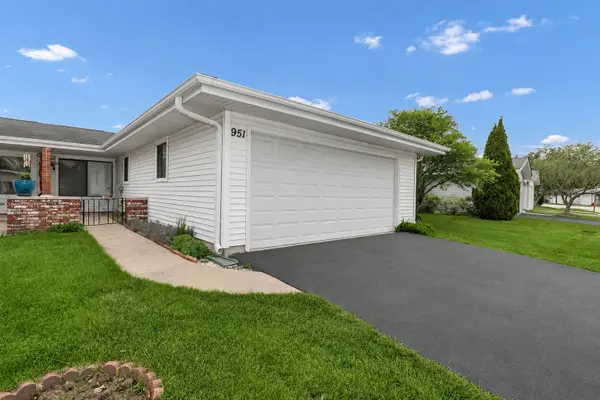 Address Withheld By Seller, Schaumburg, IL 60193