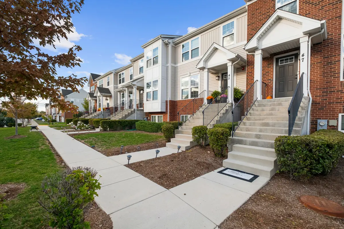 47 Nicholas Drive E, Des Plaines, IL 60016 - #1