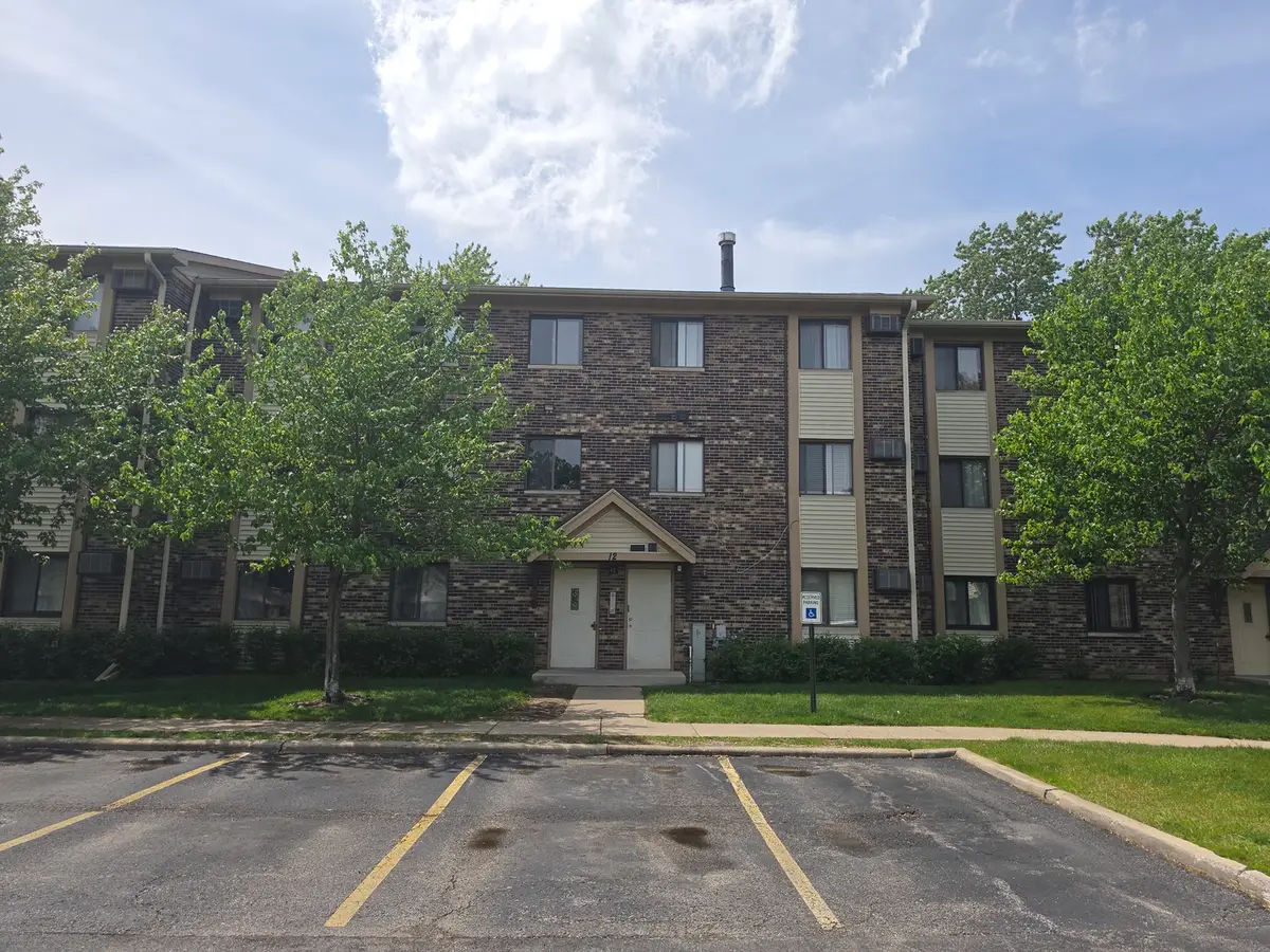 12 Parkside Court #10, Vernon Hills, IL 60061 - #1